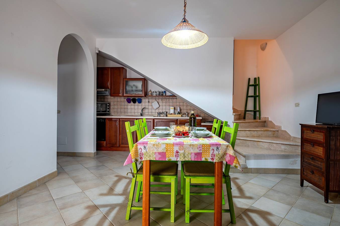 Villa 'Flower House In Carisciola' con vista mare, terrazza privata e aria condizionata in Torre Santa Sabina, Carovigno