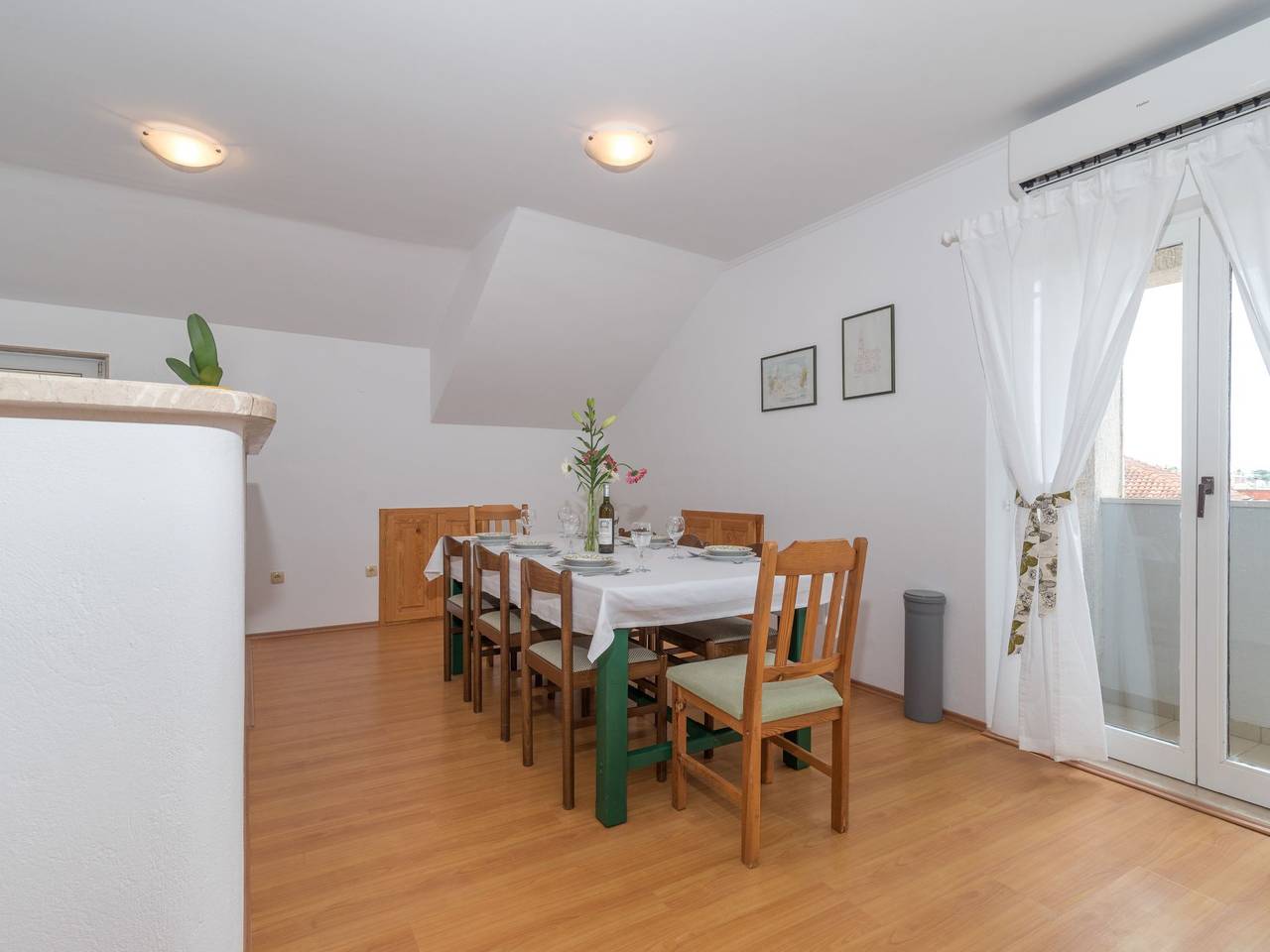 Appartement entier, "Emelie" mit Blick auf das Wasser in Okrug Gornji, Čiovo