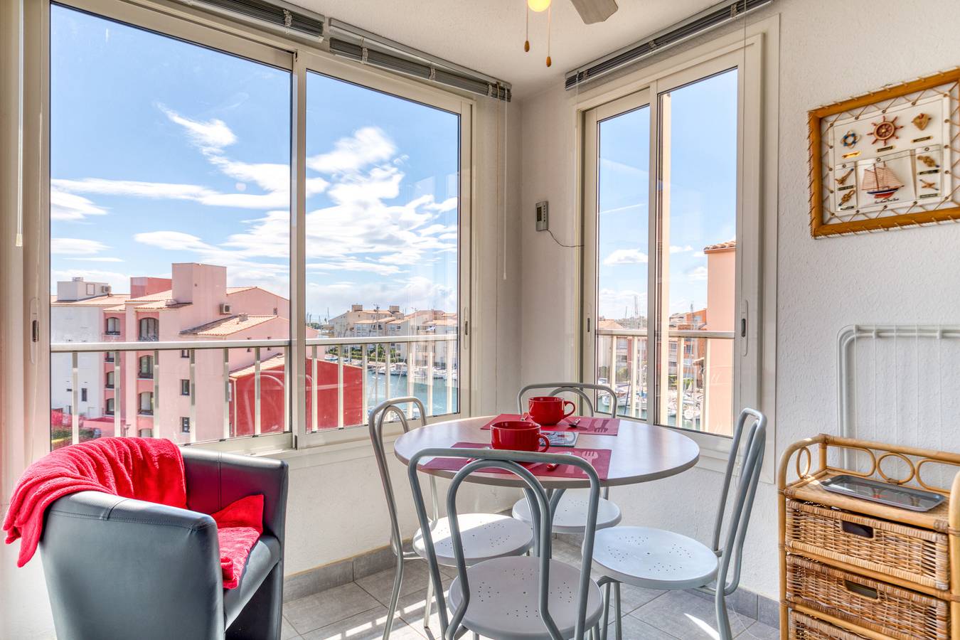 Entire apartment, Cap d'Agde, renovated T1 with sea view, 100 m from the beach in Cap d'Agde, Agde