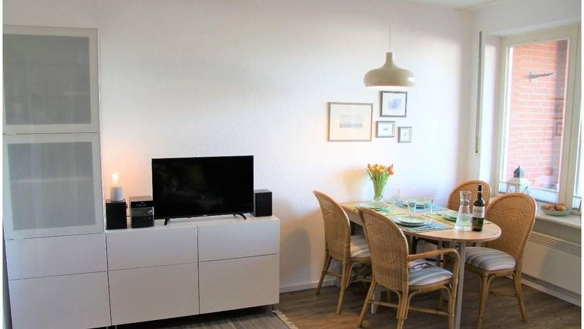 Ferienwohnung für 4 Personen, mit Balkon in Orth - 2