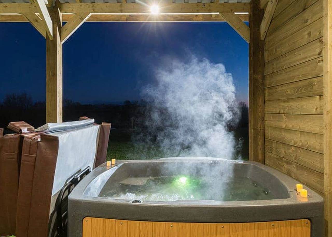 Birch Luxury Pod in Worcestershire