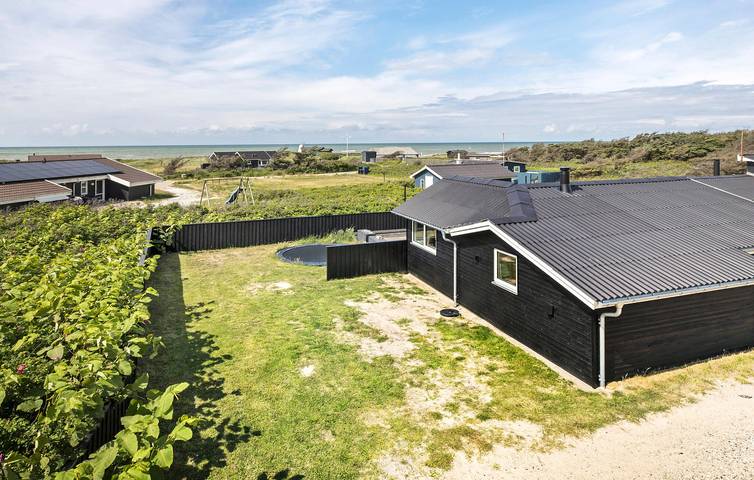 Ferienhaus für 4 Personen, mit Terrasse und Garten in Nørlev Strand - 2