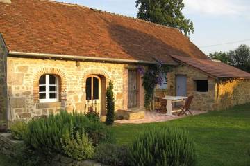 Gîte pour 3 personnes, avec jardin ainsi que jacuzzi et terrasse dans la Creuse