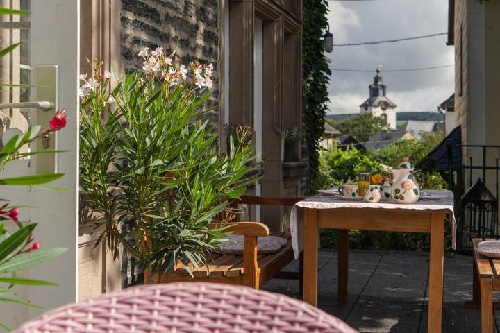 Hotel, mit Terrasse und Garten
