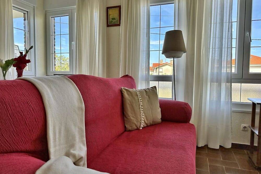Ganze Wohnung, Apto con jardín compartido - Villa Currina 7801 in Arnuero, Kantabrische Küste