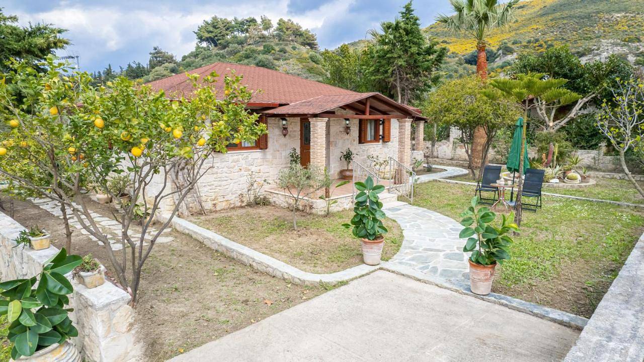 Two-Bedroom House in Kalamaki, Zante