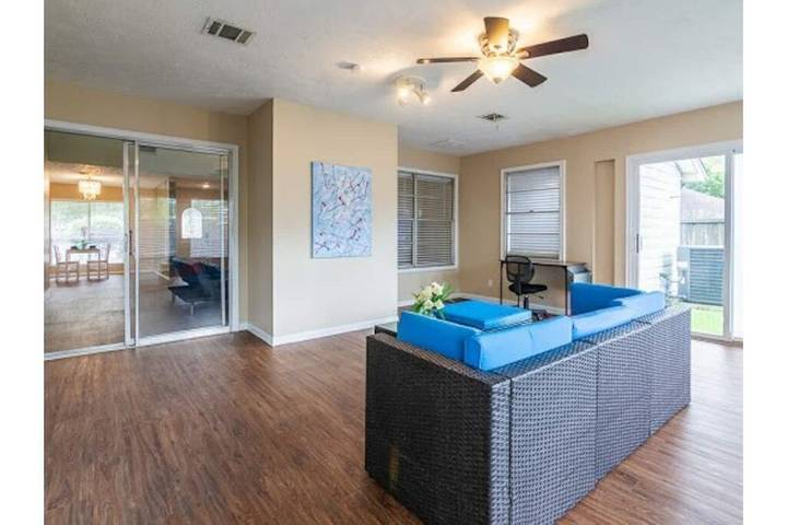 Vacation rental for 11 people in Fort Bend County