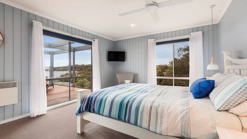 Holiday Home for 10 People in Lakes Entrance, Shire of East Gippsland