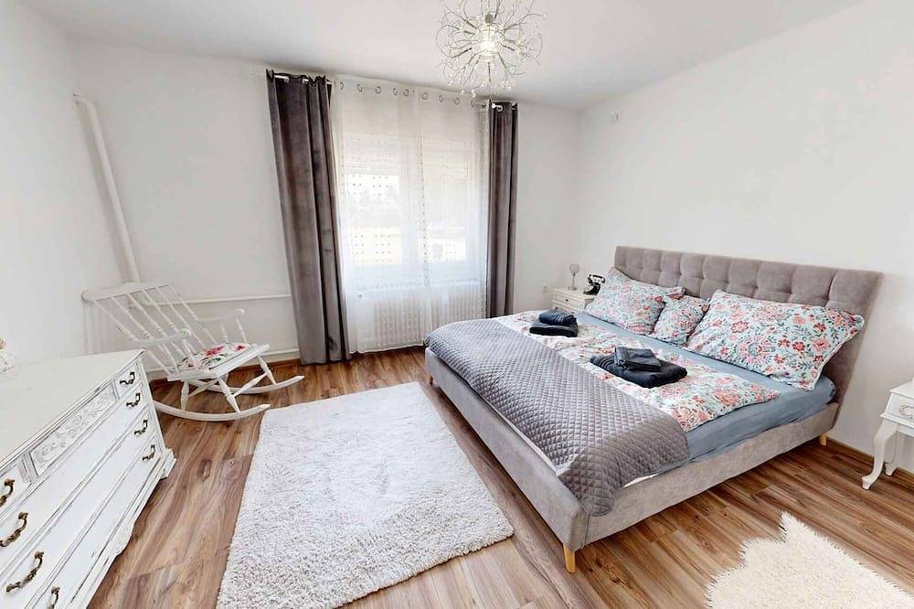 Ganze Wohnung, Ferienwohnung mit Pool, Whirpool, Sauna und Badefass in Balatonszabadi, Siófok und Umgebung