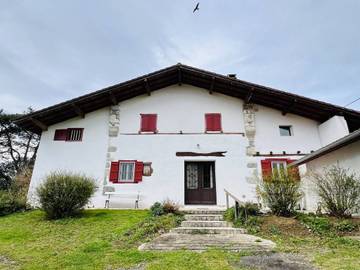 Gîte pour 6 personnes, avec jardin à Louhossoa