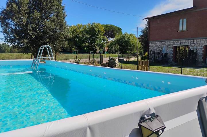 Agriturismo per 8 persone, con balcone e idromassaggio nonché giardino in Montalcino