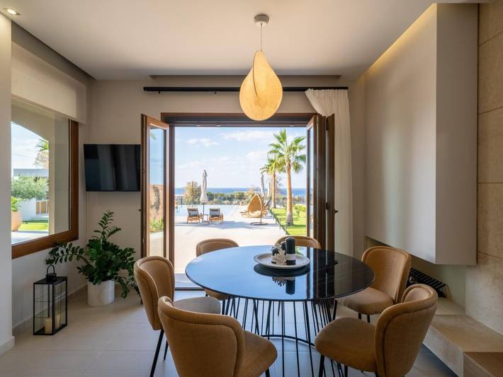 Location de vacances pour 12 personnes, avec jardin ainsi que piscine et terrasse, adapté aux familles à Agios Nikolaos - 4