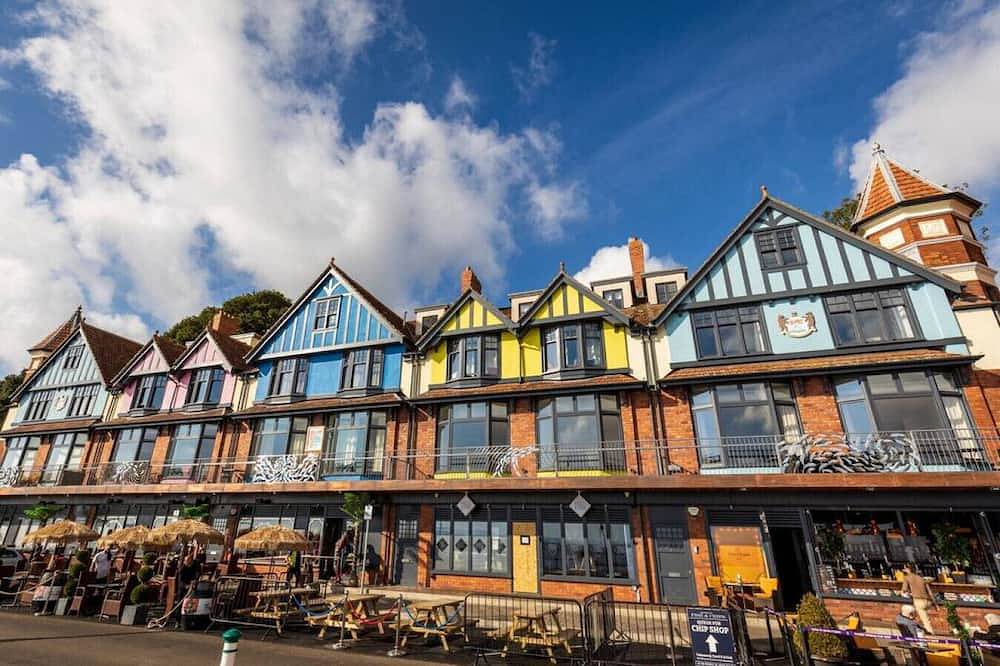 Unwind in Lush Surroundings -Seaview Double Room in Penarth, Cardiff