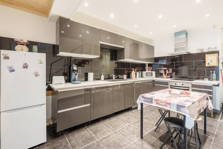 Ferienhaus für 8 Personen mit Terrasse in Arnay-le-Duc, Beaune und Umgebung