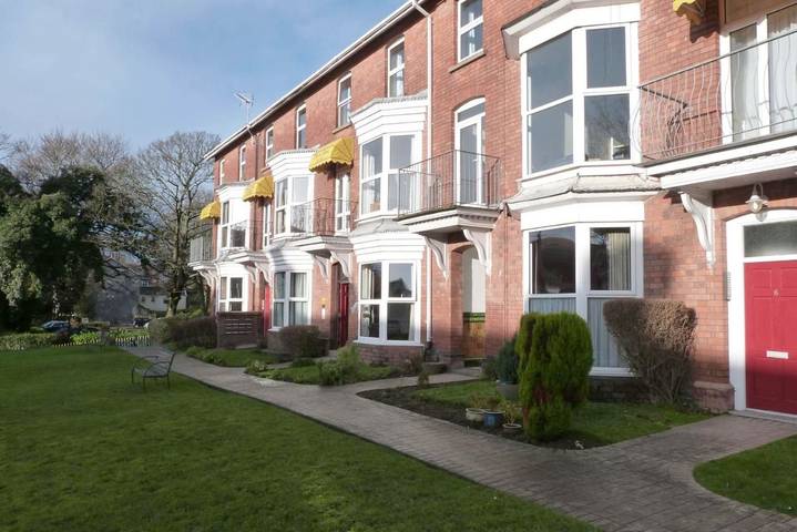 Bed and breakfast for 5 people in Gower