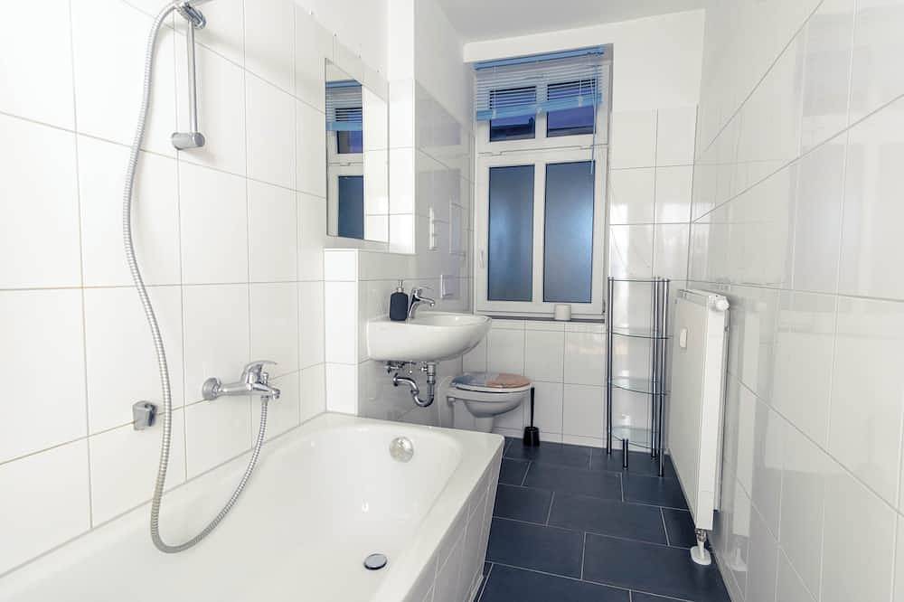 Entire apartment, Balkony, washing machine, Tv, coffee in Leipzig-Southeast, Leipzig