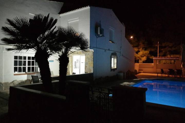 Chalet pour 11 personnes, avec piscine et terrasse, adapté aux familles à L'Ametlla de Mar - 3