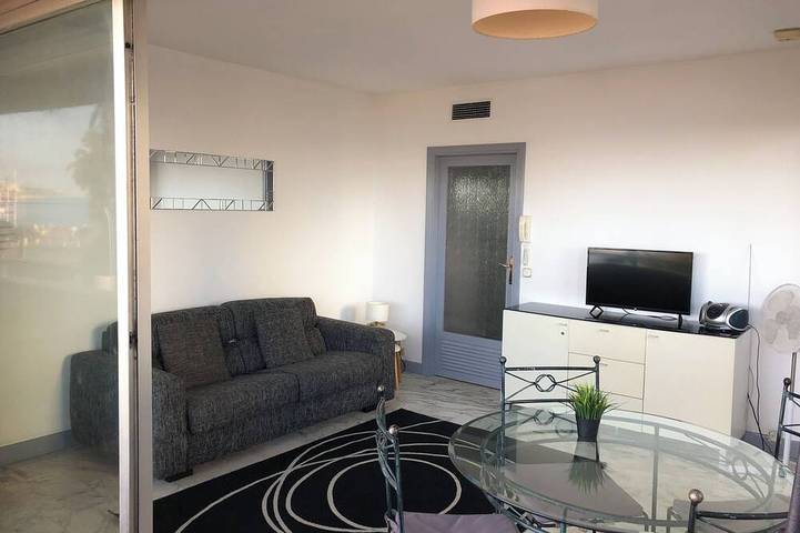 Gîte pour 2 personnes, avec Balcon ainsi que Jardin et Piscine dans Casino Du Palais De La Mediterranee - 4
