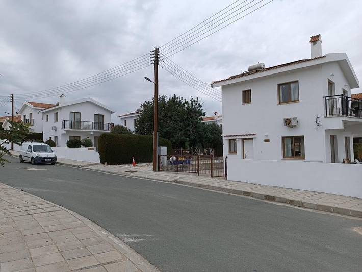 Location de vacances pour 4 personnes, avec piscine ainsi que jardin et vue dans Πισσούρι - 3