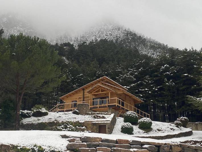 Casa rural con piscina para 10 personas, con vistas además de jardín y piscina, Se admiten mascotas en Berguedà - 3