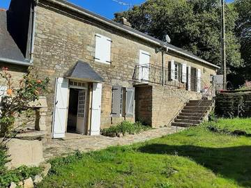 Gîte pour 6 personnes, avec vue et jardin à Ploërdut