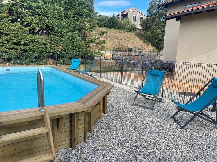 Location de vacances pour 10 personnes, avec piscine et jardin, adapté aux familles à Lachapelle-sous-Aubenas - 3