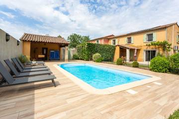 Gîte pour 6 personnes, avec terrasse et jardin à Taillades