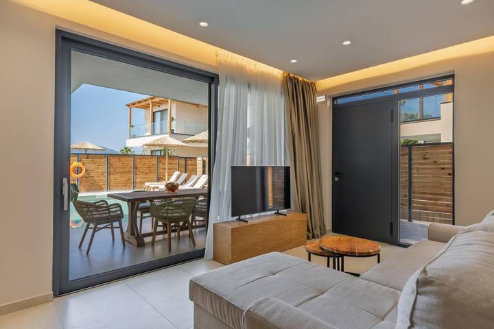 Villa für 8 Personen mit Garten in Lithakia, Laganas