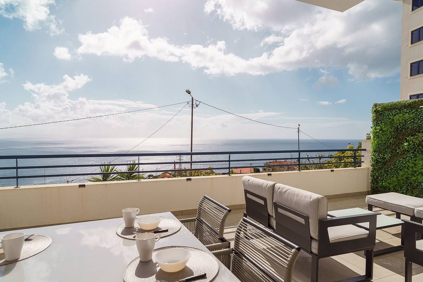 Ganze Wohnung, Ferienwohnung für 4 Personen mit Terrasse in Reis Magos, Caniço