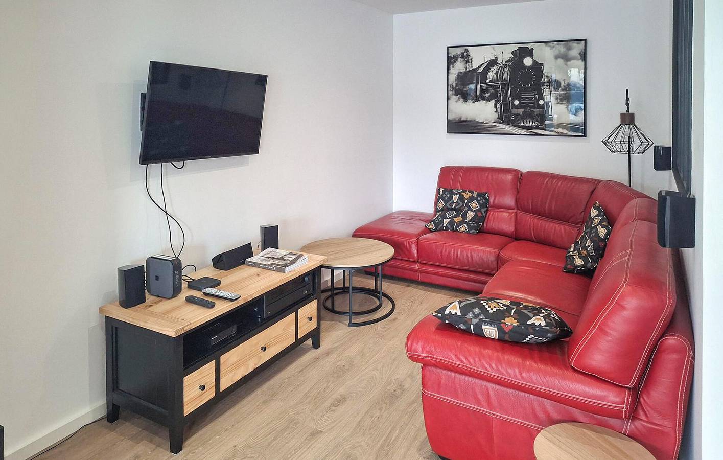 Acogedor apartamento con jardín, WiFi, TV y aparcamiento cerca de Plage de Kervaliou in Cléder, Ceinture Dorée