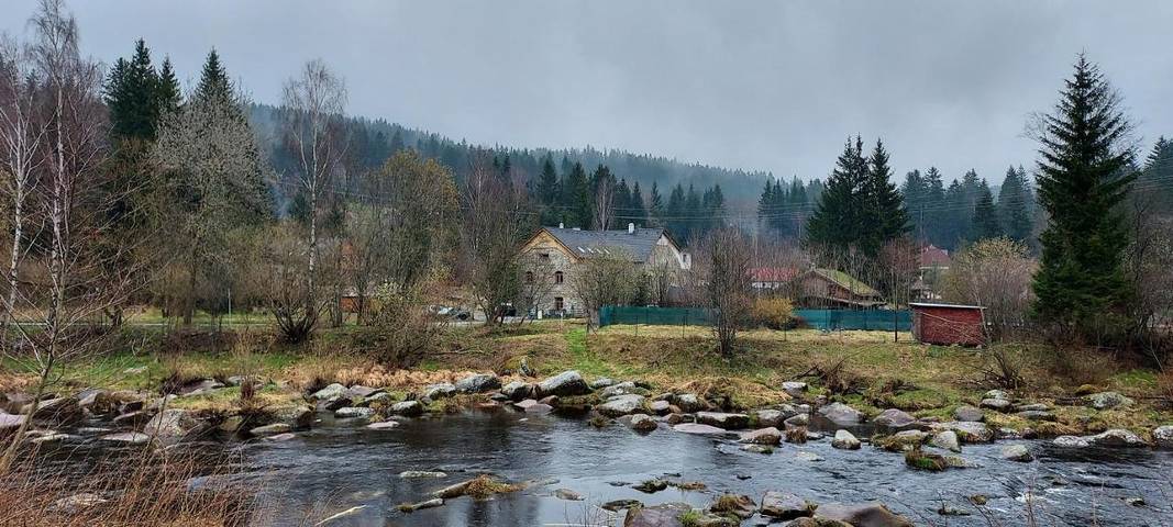 Ferienwohnung für 6 Personen, mit Terrasse und Garten sowie Pool und Sauna in Lipno-Stausee