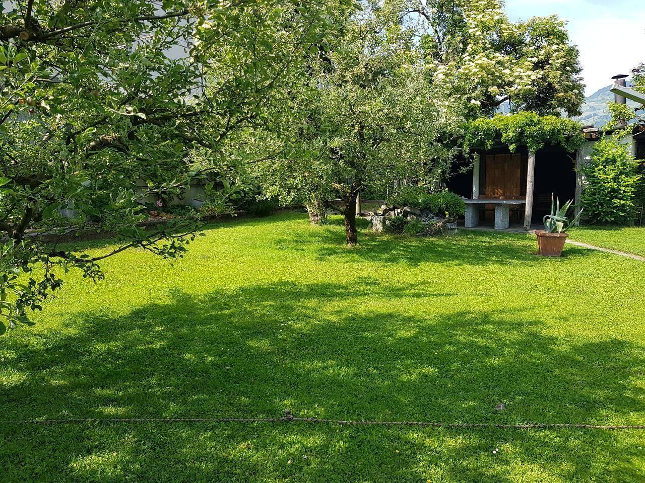 Apartamento vacacional entero, Apartamento de vacaciones para 2 personas con jardín in Ingenbohl, Lago de los Cuatro Cantones