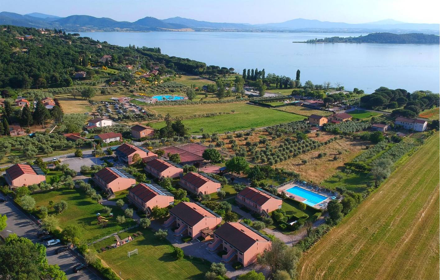 Ganze Ferienwohnung, Moderne Wohnung mit Garage und Pool in der Nähe von Magione 2km in Magione, Lago Trasimeno