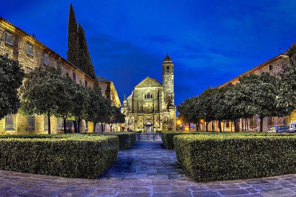 Entire apartment, Editar Intimate retreat with Andalusian essence 4 in Úbeda, Jaén Province