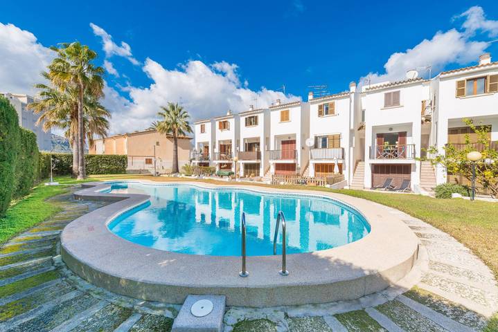 Ganze Ferienwohnung, Es Mallorqui - Apartment mit Gemeinschaftspool in Port d'Alcúdia. Gratis Wifi. in Alcúdia, Mallorcas Küste