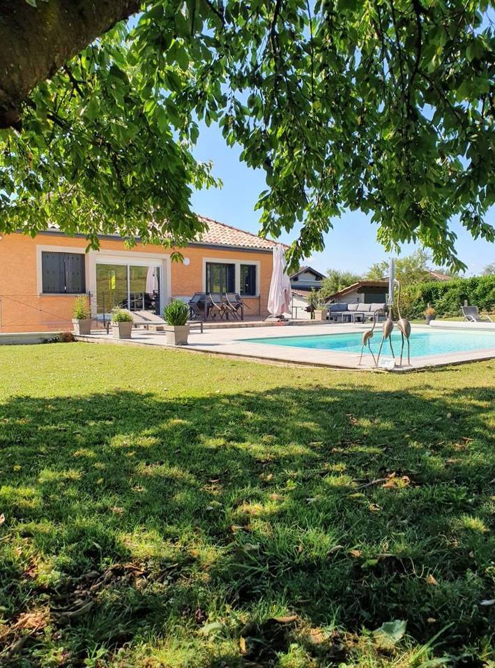 Chambre d’hôte pour 2 personnes, avec jardin et piscine dans l' Ain