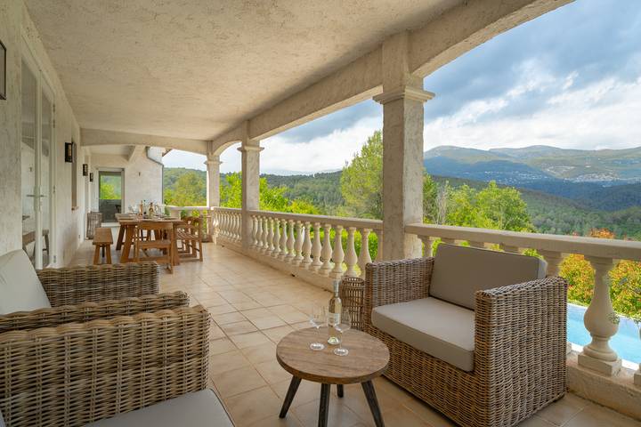 Gîte pour 10 personnes, avec piscine, adapté aux familles dans les Alpes maritimes - 3