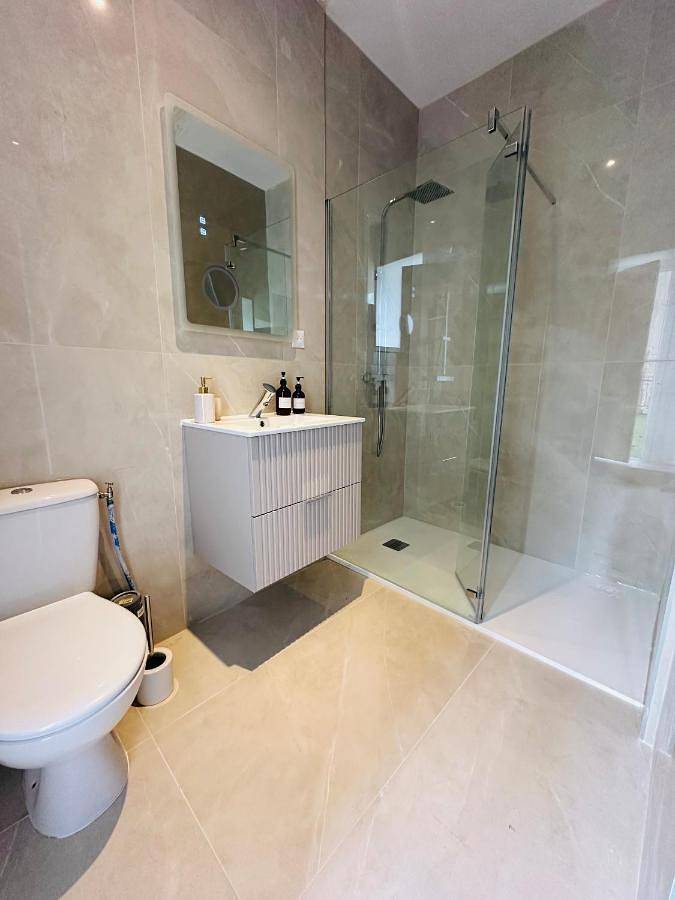 Gîte pour 2 personnes, avec jardin ainsi que sauna et jacuzzi à Le Blanc - 2