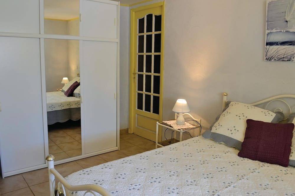 Entire apartment, Nice apartment in La Valette du Var in La Valette-du-Var, Mediterranean Coast (France)