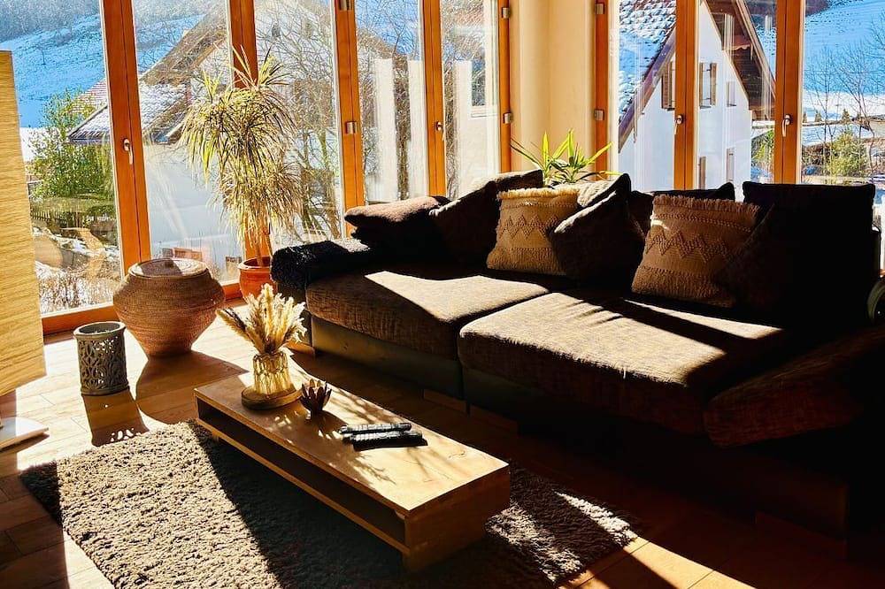 Ganze Wohnung, Neu ab Juli: Einzigartiges Loft am Seerosenteich 🌺 Haustiere ♡ -lich willkommen in Hausham, Alpenland Tegernsee Schliersee