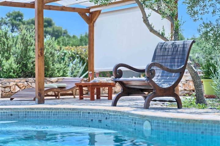 Cottage Lost Paradise - 3 Steinhäuser, umgeben von einem 3000 m² großen Garten mit privatem Pool in Stari Grad, Hvar