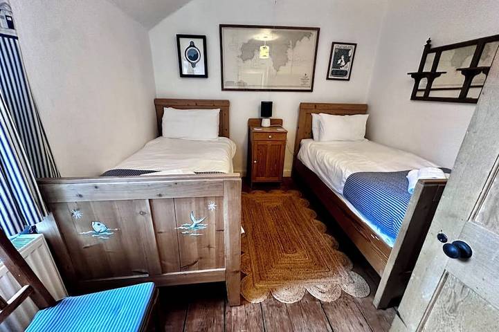 3 bedroom Cottage 1 min. from Porthmeor  Beach for up to 6 people. With parking in St. Ives, Cornwall