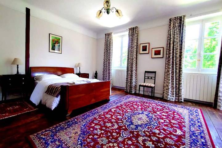 Idyllic family retreat - spacious, tranquil, Games Room in a restored Farmhouse in Daglan, Périgord Noir