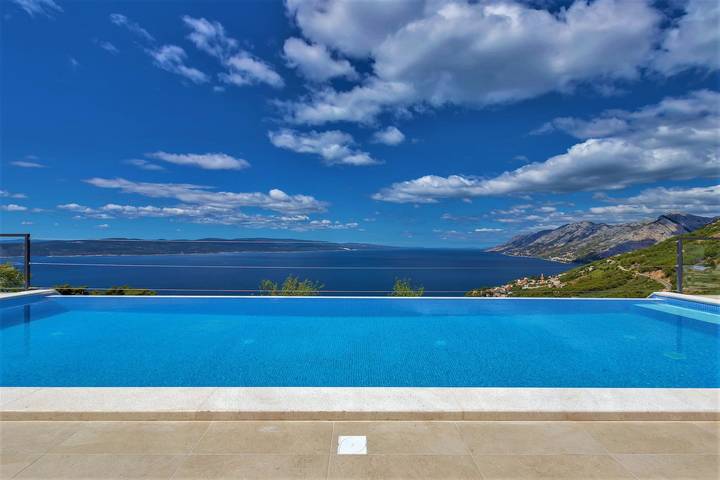 Location de vacances pour 8 personnes, avec jacuzzi et sauna ainsi que jardin et piscine à Brela - 3