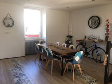 Gîte pour 9 personnes, avec sauna ainsi que terrasse et jardin à Tence