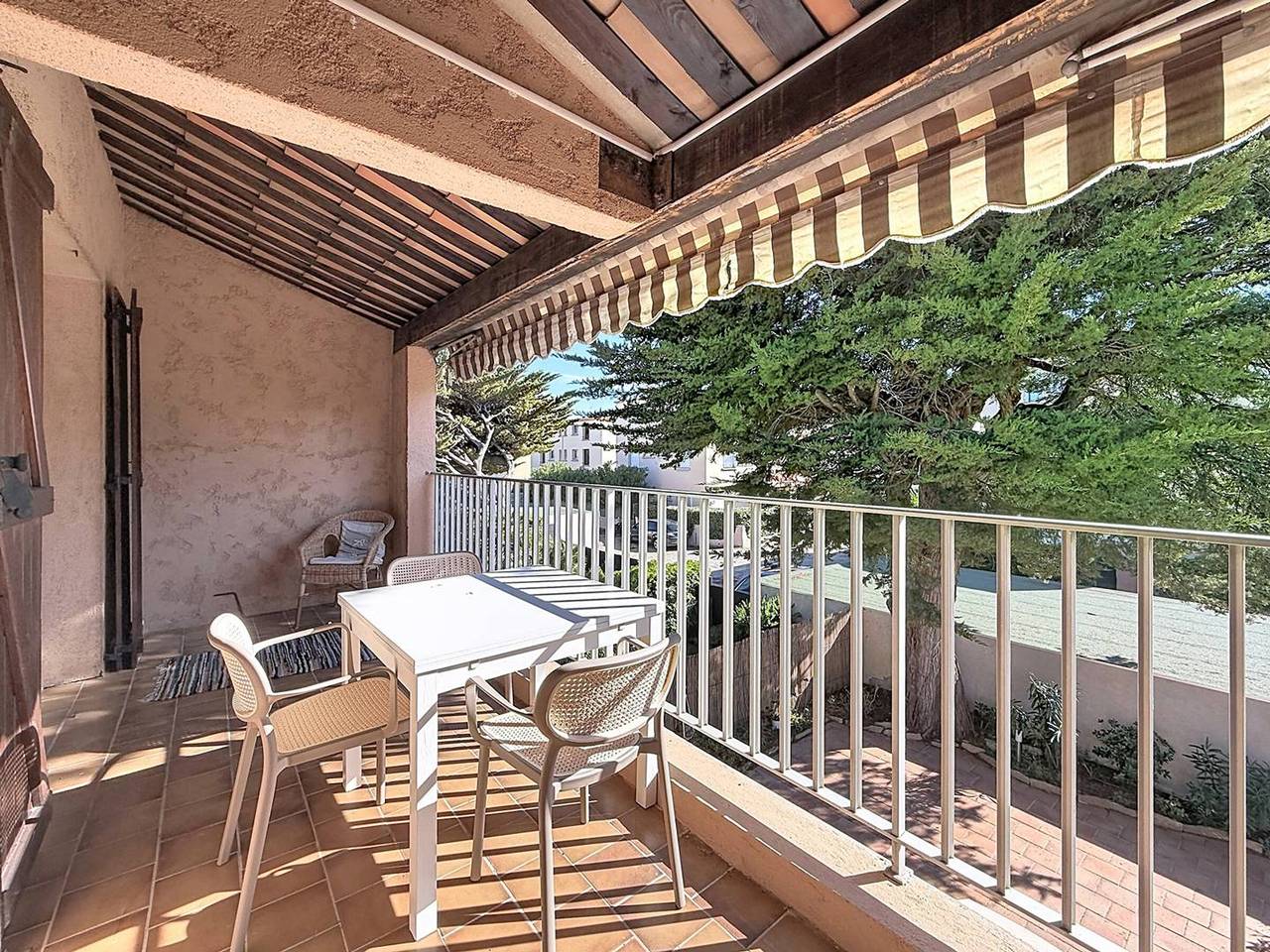 Ganze Wohnung, Wohnung in Strandnähe mit Parkplatz - 4 Pers. in Saint-Cyr-sur-Mer, Mittelmeerküste (Frankreich)
