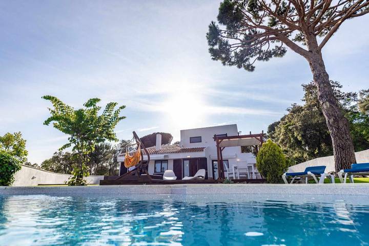 Chalet para 12 personas, con jacuzzi además de piscina para niños y jardín, Familias con niños en Provincia de Gerona - 3