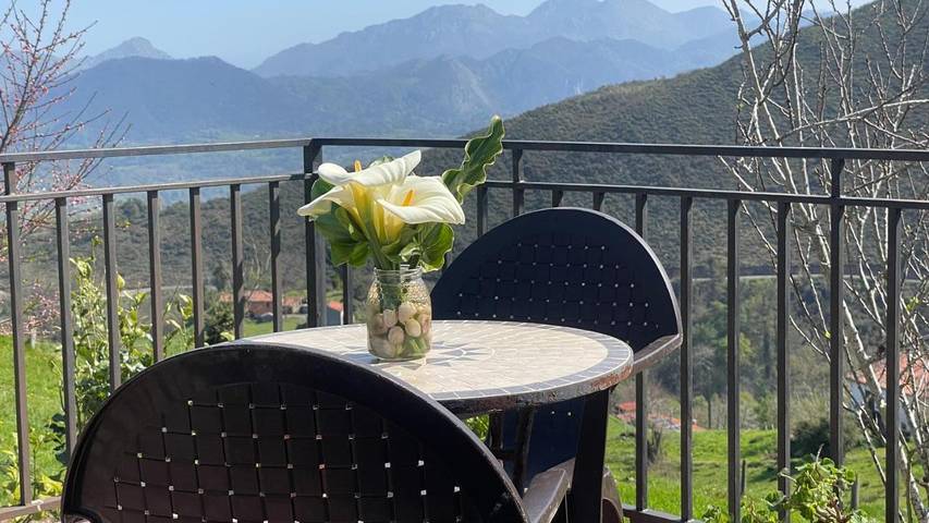 Casa rural para 2 personas, con vistas y terraza, Se admiten mascotas en Sierra del Sueve