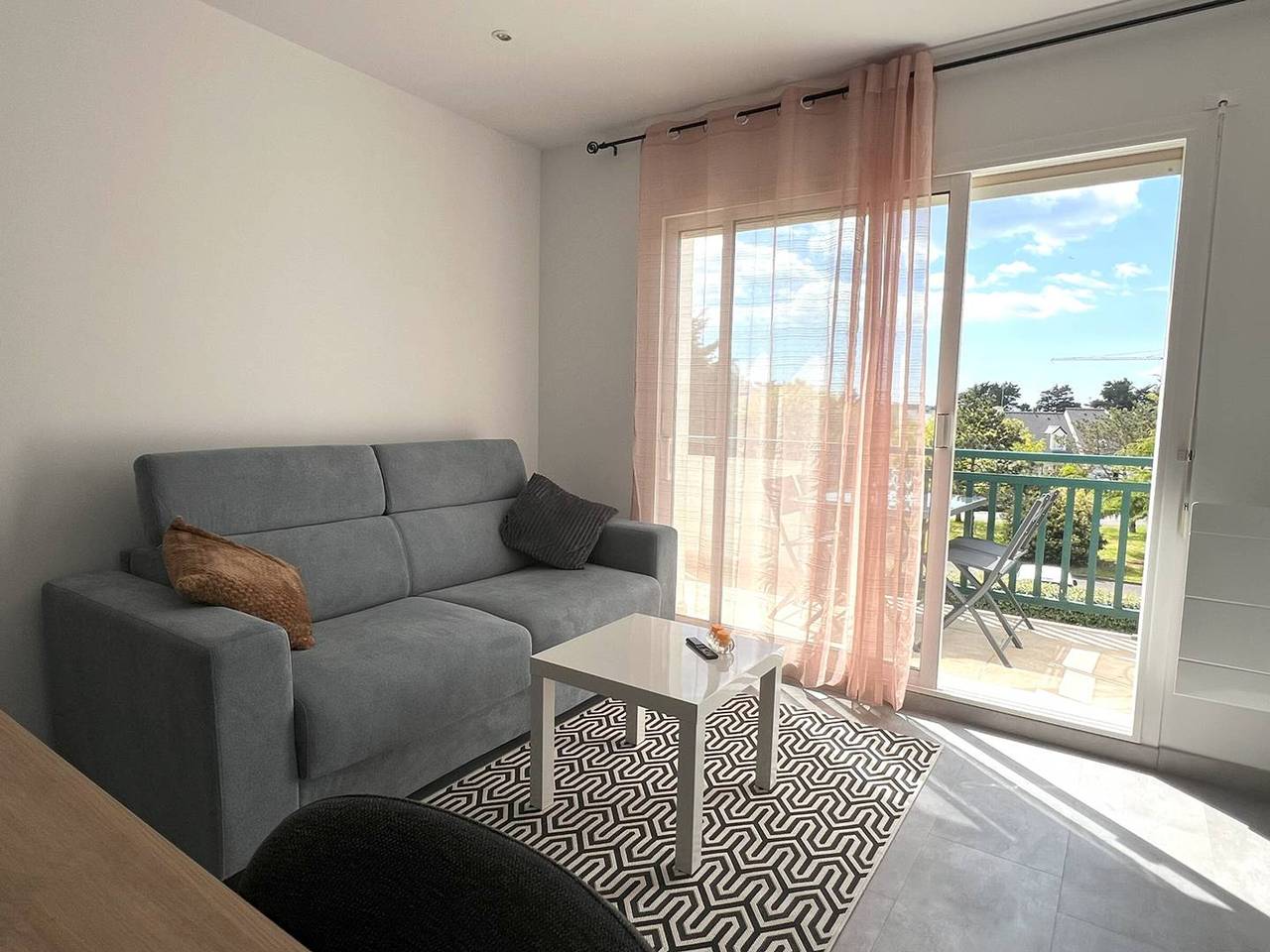 Apartamento entero, Escapada cerca de la playa en un apartamento renovado con terraza in Le Pouliguen, Côte de Jade
