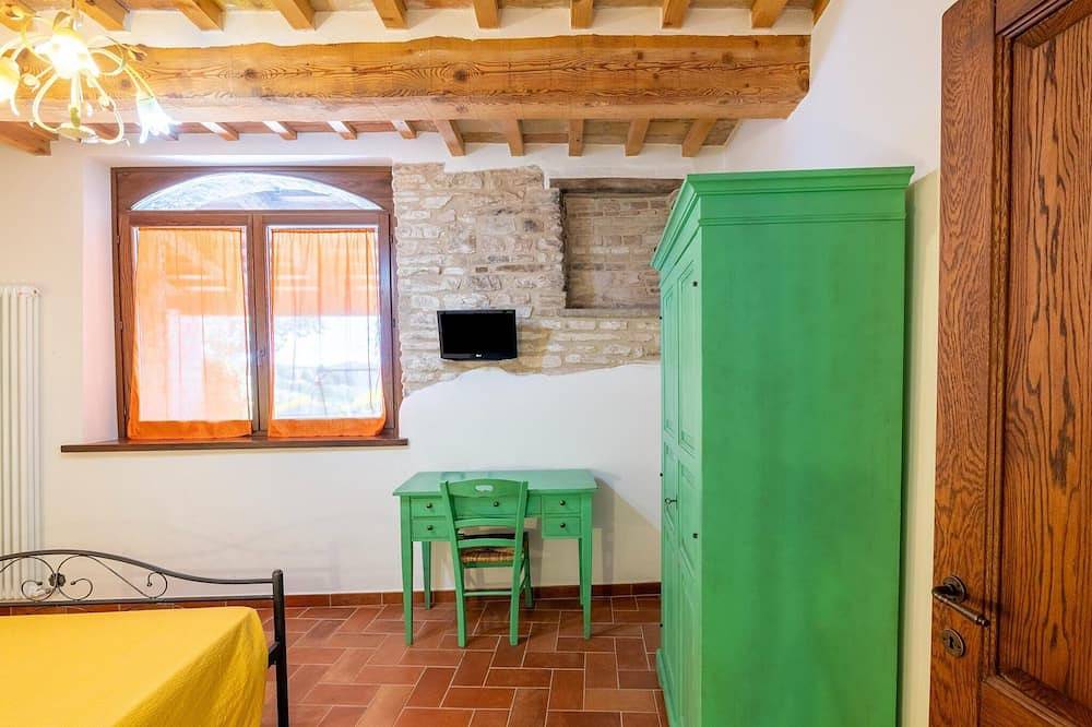 Appartamento intero, Casale nelle Marche con Piscina e Vista in Cagli, Valle del Metauro